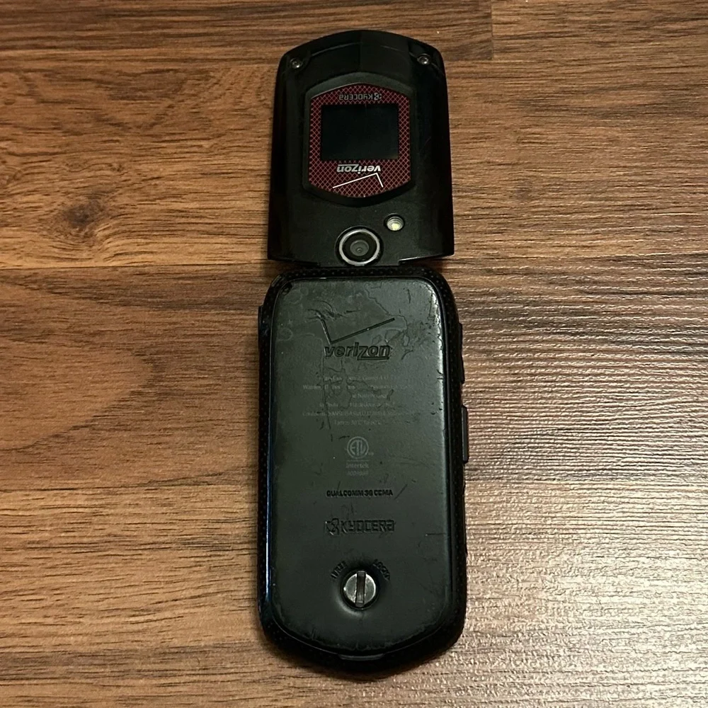 Kyocera DuraXV LTE E4610 Verizon Unlocked Rugged Flip Phone